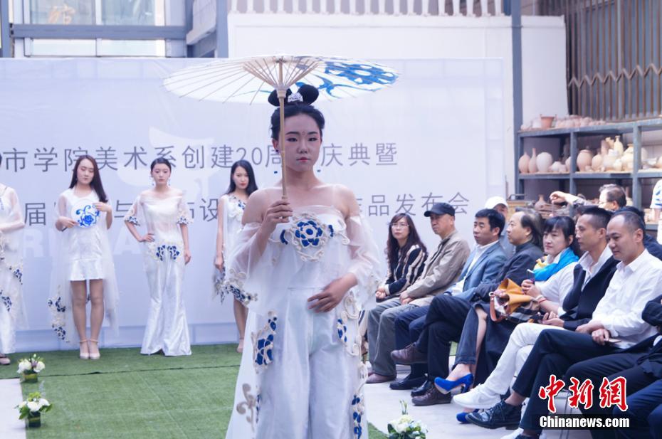 黄色夫妻交换一级片