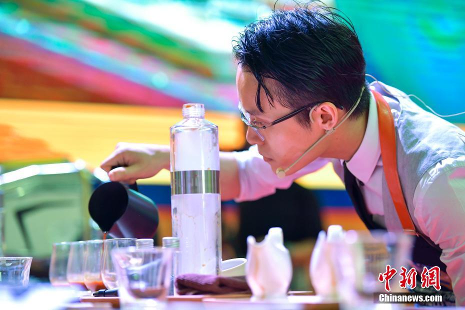 同桌上课揉我下面 啊 嗯动漫