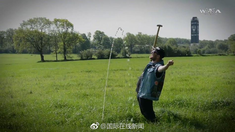 中国老女人乳交