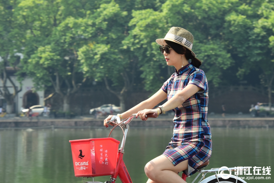 各国妇女BB撒尿