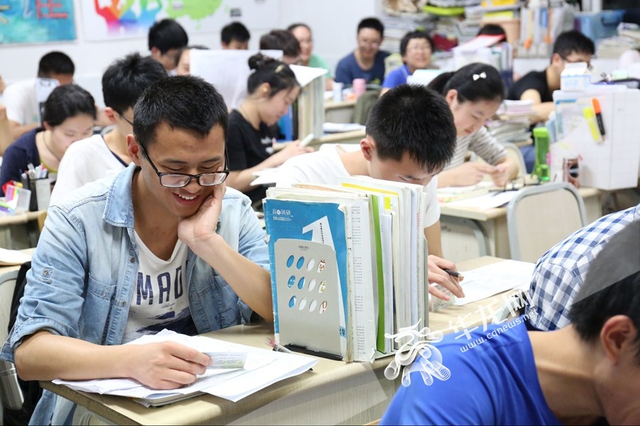 亚洲 欧美 另类 综合 偷拍