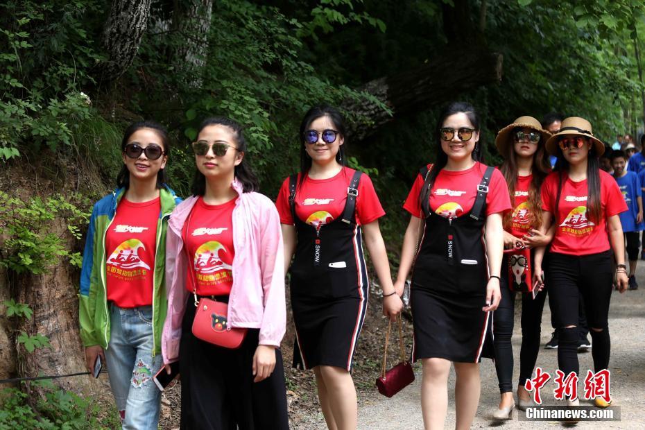 中国妓女Hd