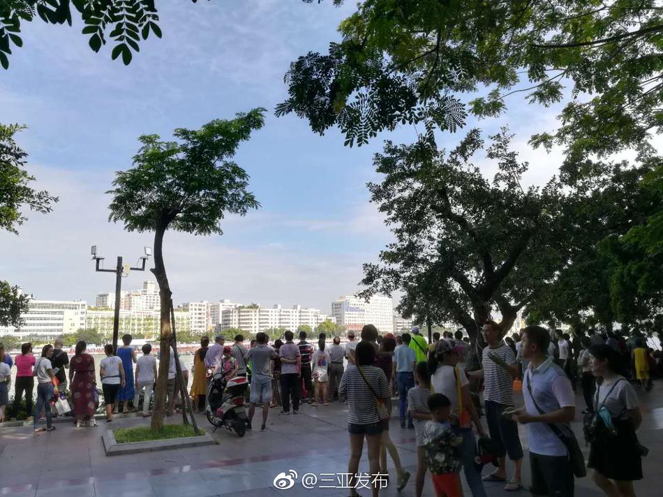 台湾裸体献身三级