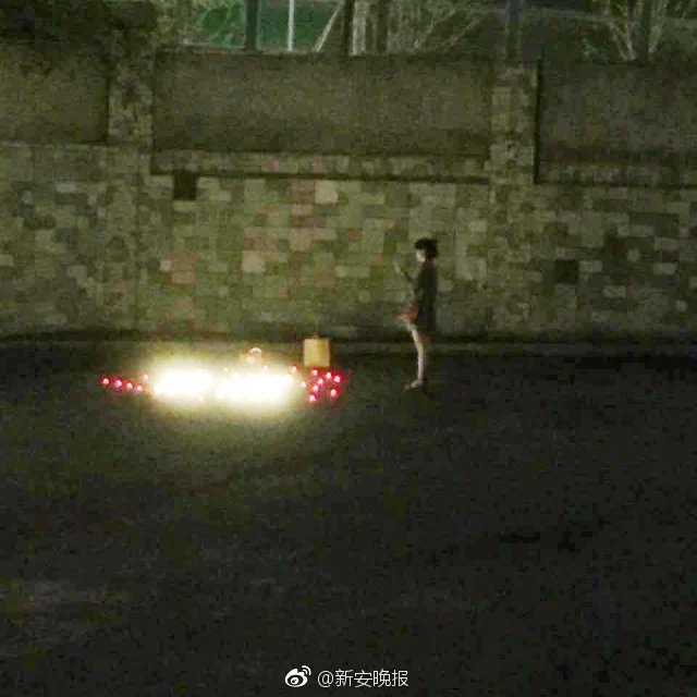 日韩人机三级片
