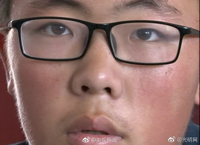 香港三级片少妇干柴遇烈火
