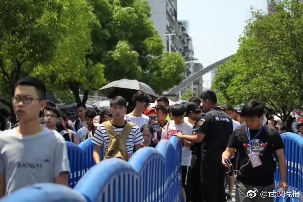 苏语棠美艳房东太太