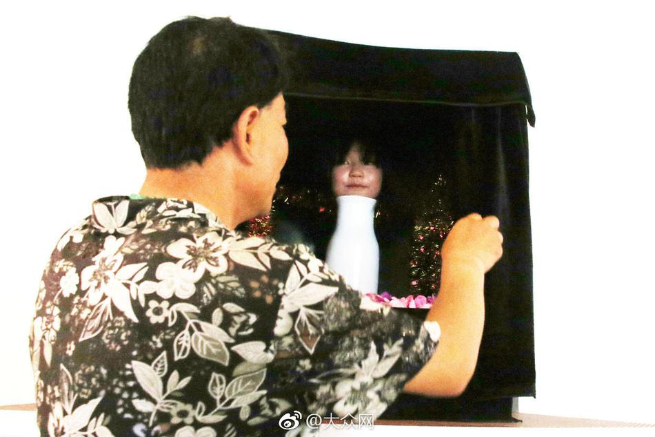 白邻被操哭