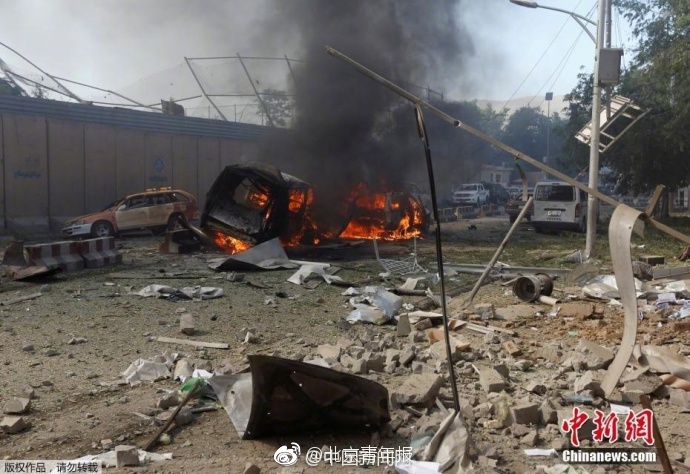 死亡人口高峰_勇攀高峰图片(2)