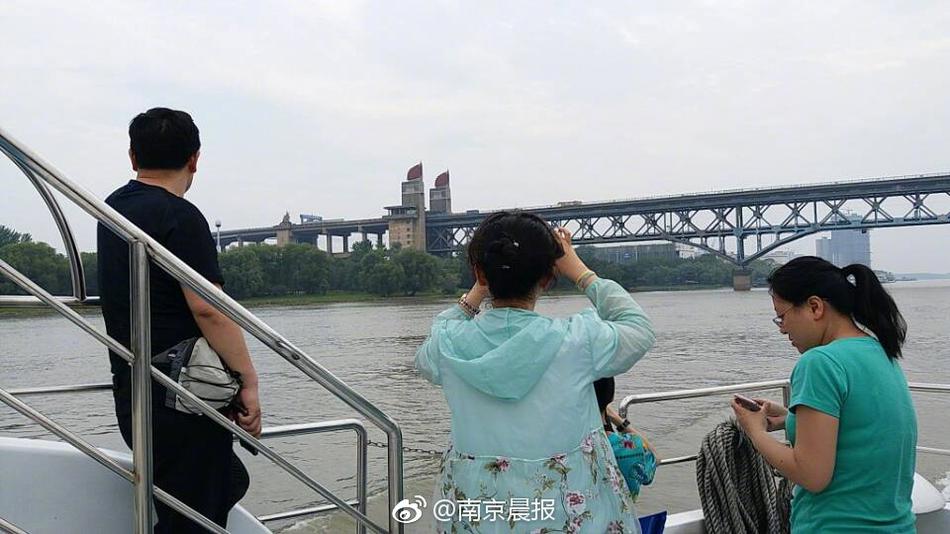 中国丝袜足交