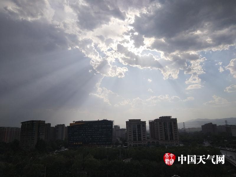 警方通报黑的司机殴打乘客