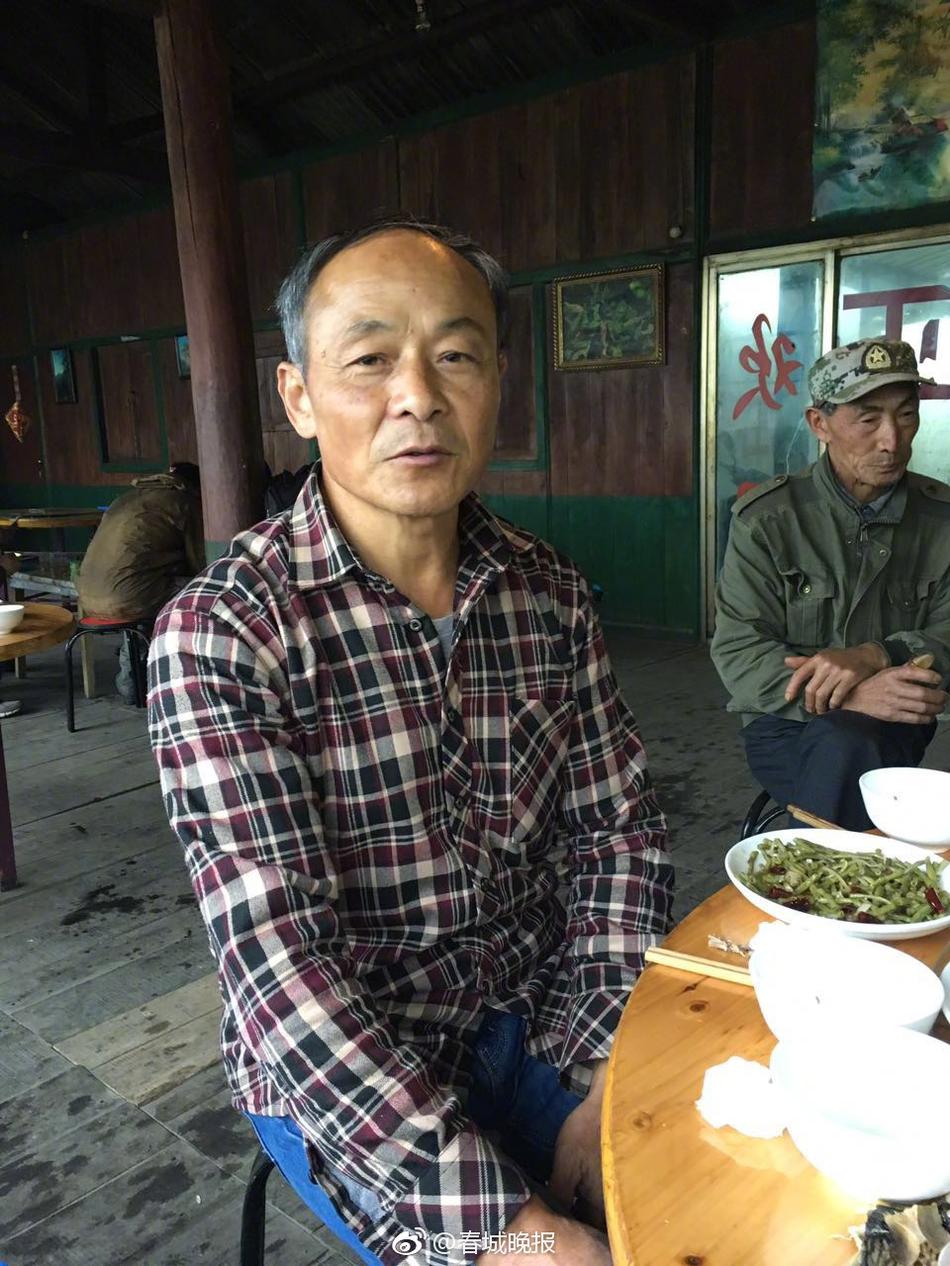 班长露出 强行被男生揉动漫