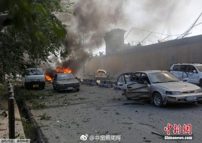 死亡人口高峰_勇攀高峰图片(2)