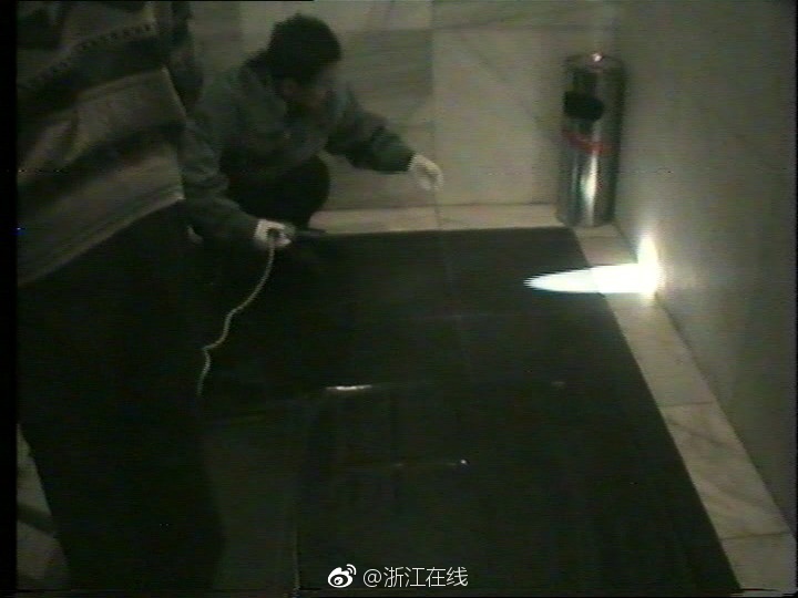 浪小辉巨茎帅警GVFUCK