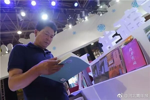 美女扒开腿秘 让人桶爽