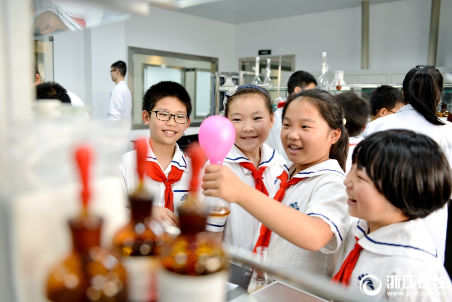 泰国人妖裸体高清视频在线观看
