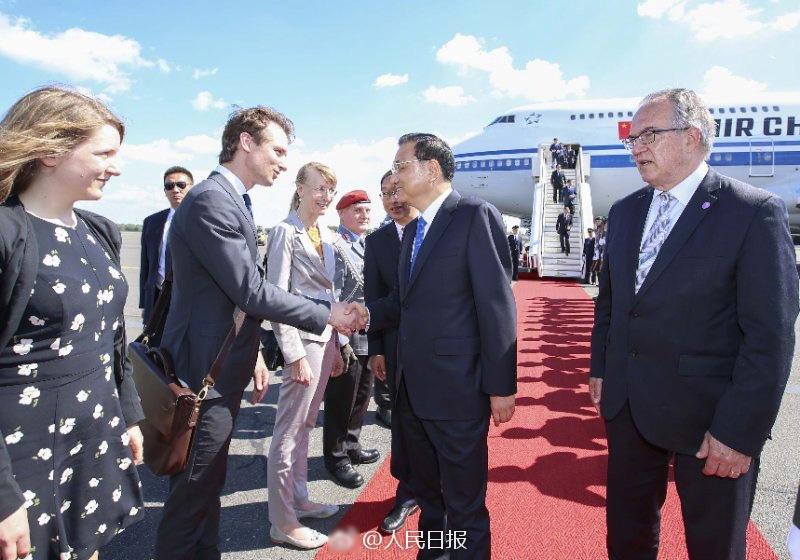 學生卡通
