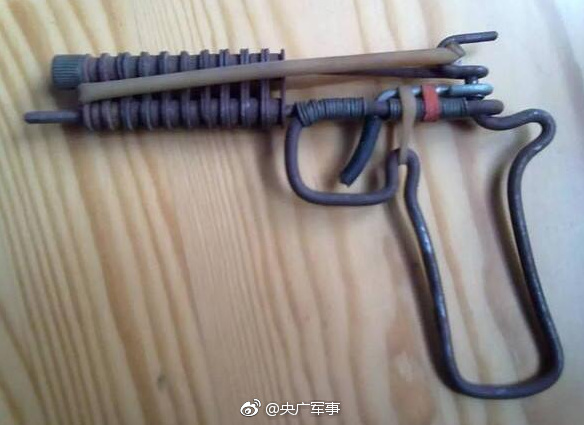 中国老头吃老头j亅巴