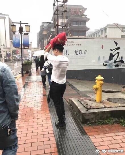 美女考逼
