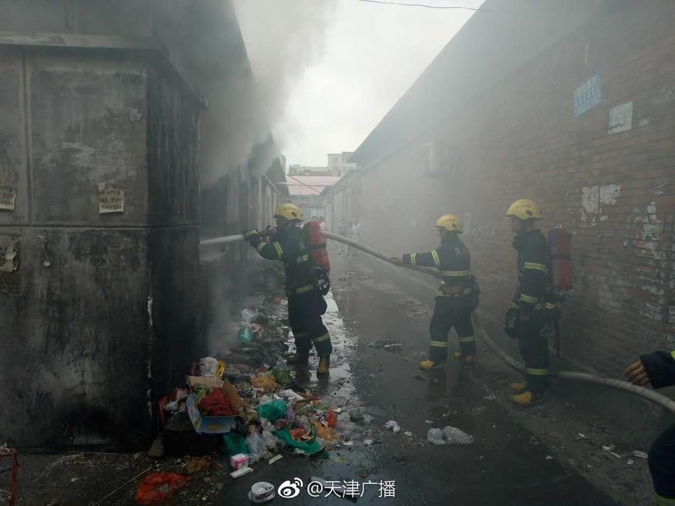 女人扒开腿秘 让人桶爽APP