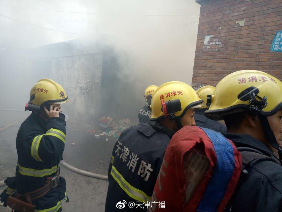 靠逼软件下载