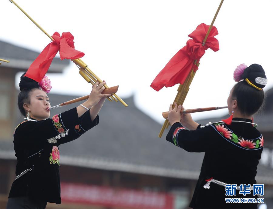 男武警私秘 Gay网站的