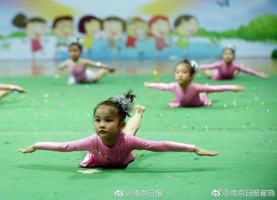 免费看男模自慰出精