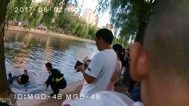 吴梦梦被男人猛烈进入