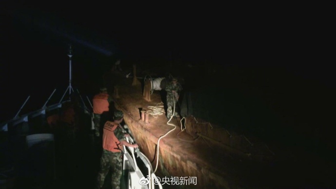 中国家庭乱伦视频