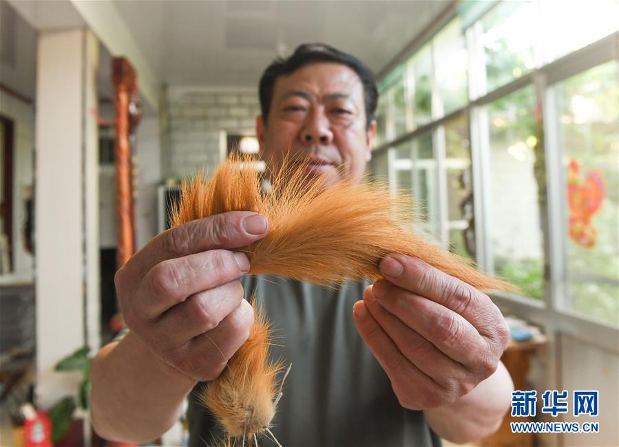 美女摸特裸体电影在线观看