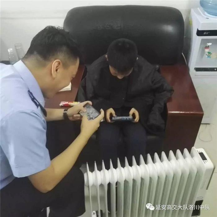 美女露尿口