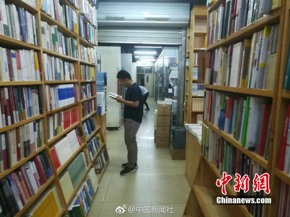裸交、?洗浴偷拍