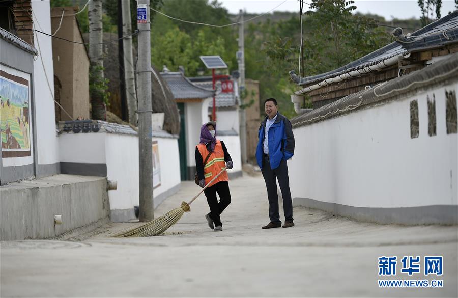 男生的坤坤放进女生的坤坤里