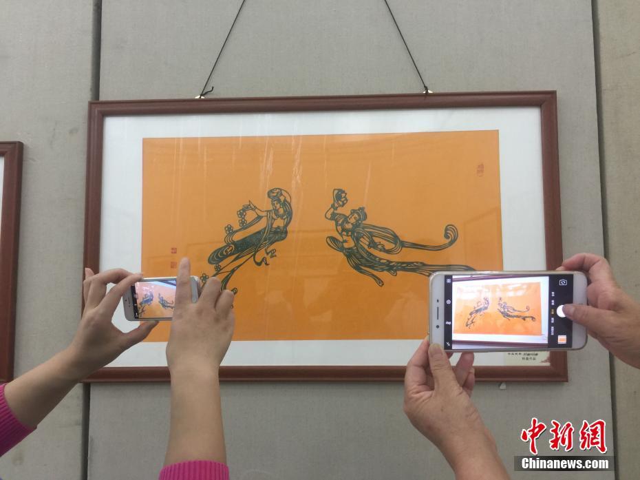 又又嫩嫩沟厕私拍