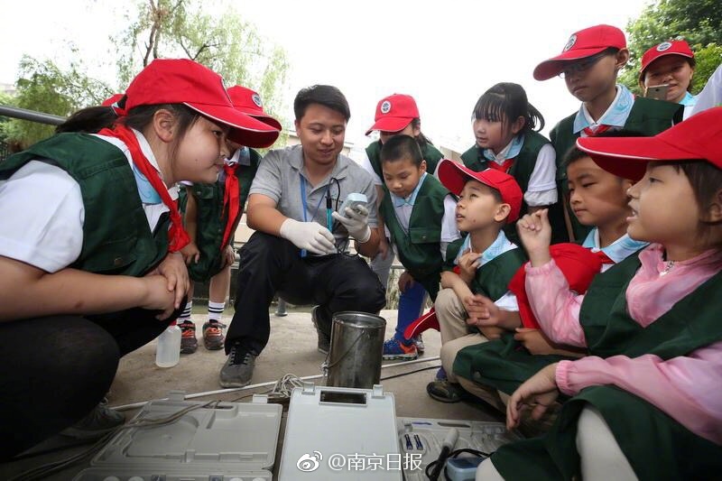 免费下载成年人三级片