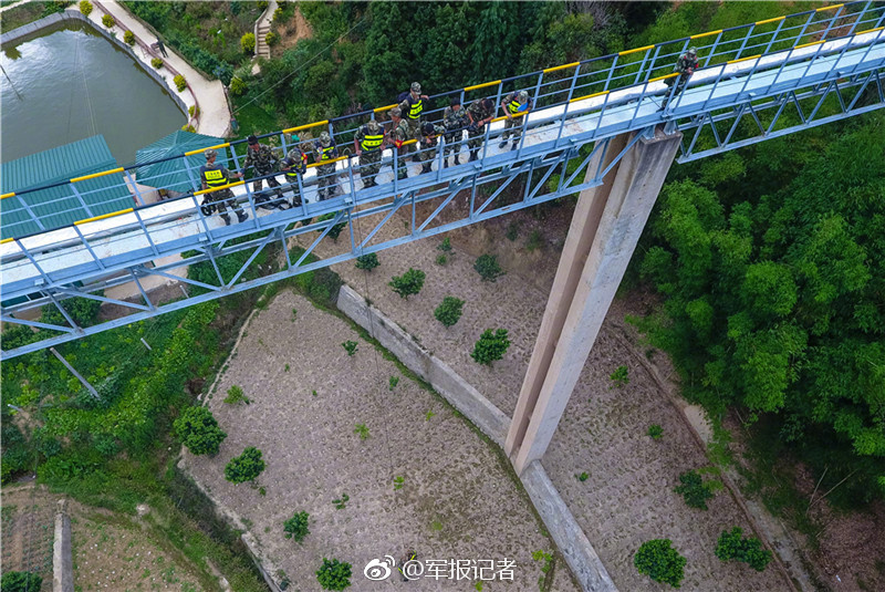成人黃色三級片做愛