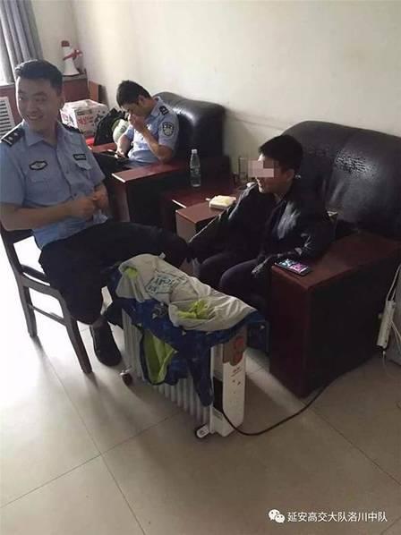 适合男生偷偷玩的手机游戏