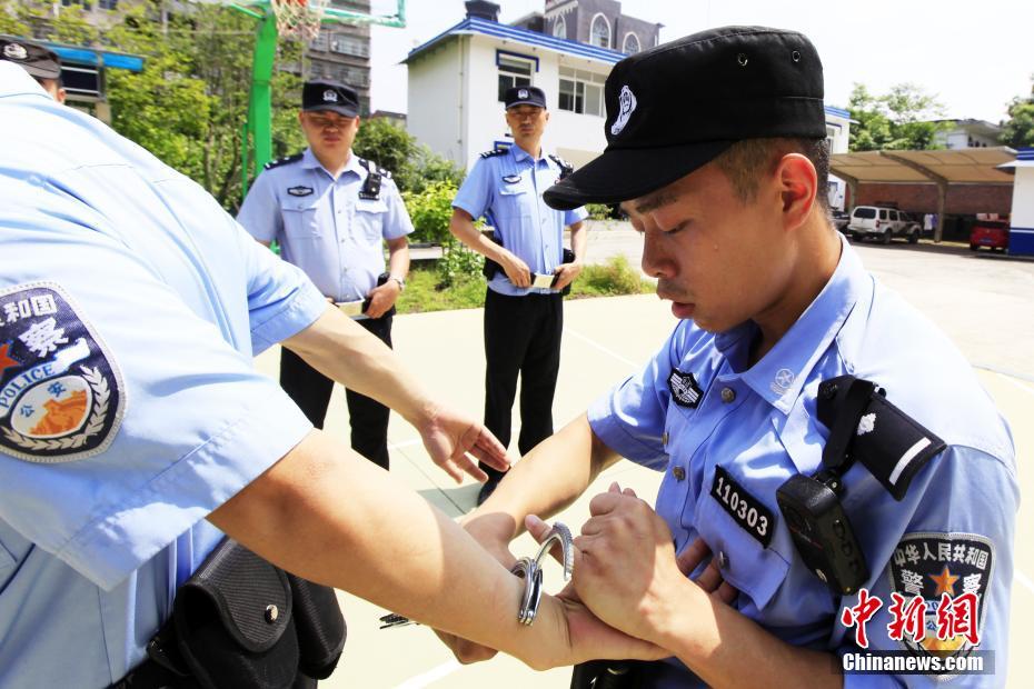 国产乱了高清露脸对白