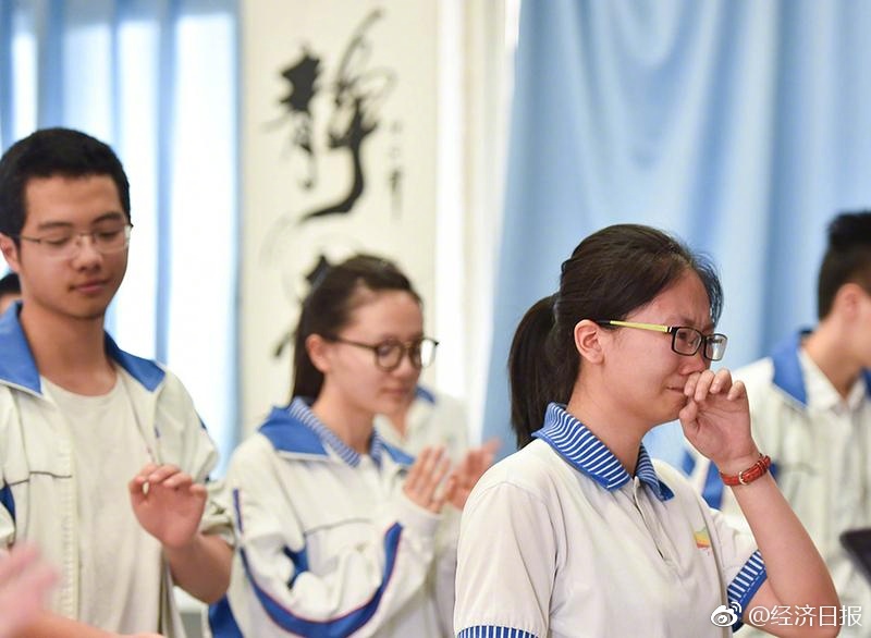 妺妺自愿做我的性玩具h