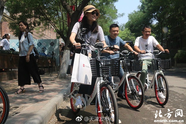 斯嘉丽约翰逊床戏