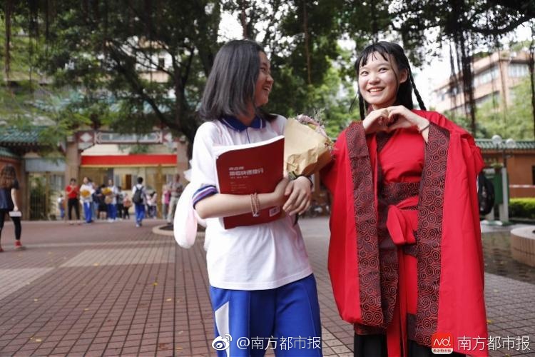 国产真人实拍女处实破
