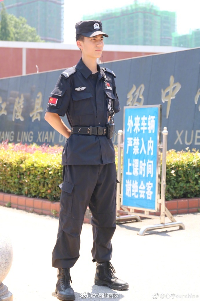 色逼阁