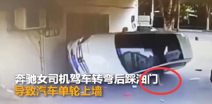 老师露出 强行让男生揉网站