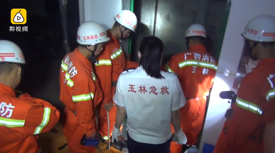 美女被操出白浆