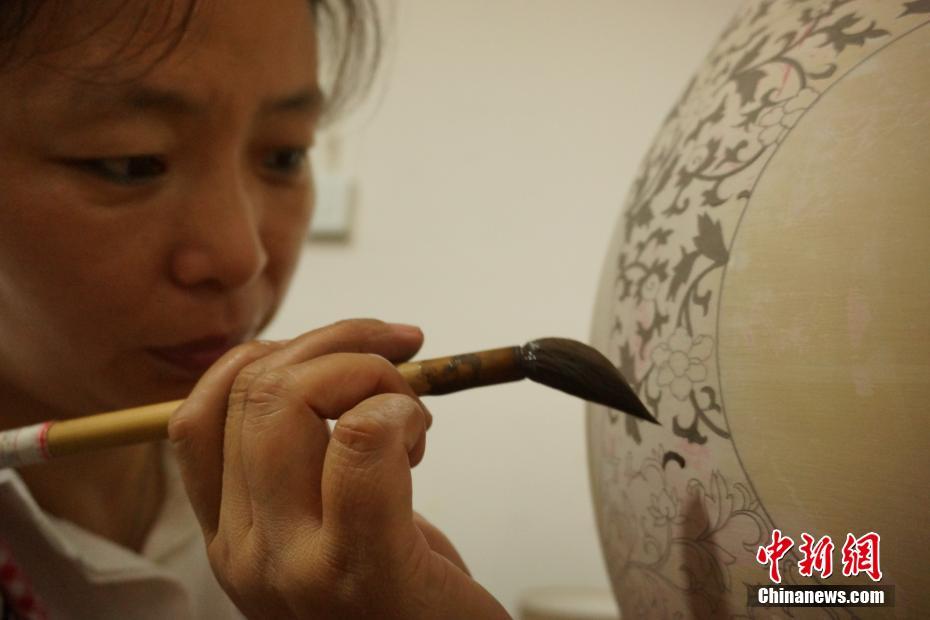 姬小满撅起屁股迎接主人