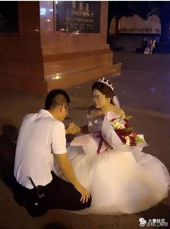 带着娇妻玩群交
