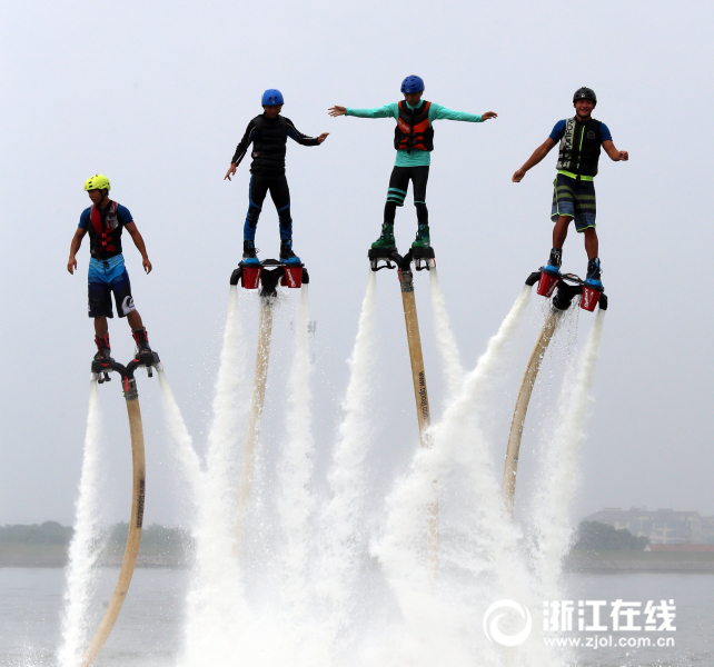 在线 成人 片