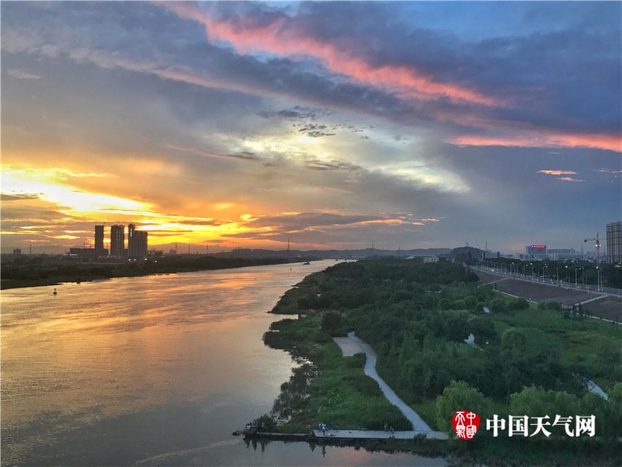中国国产一级毛片