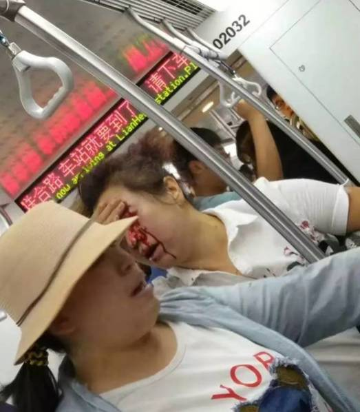 男仆撑开 让人玩弄