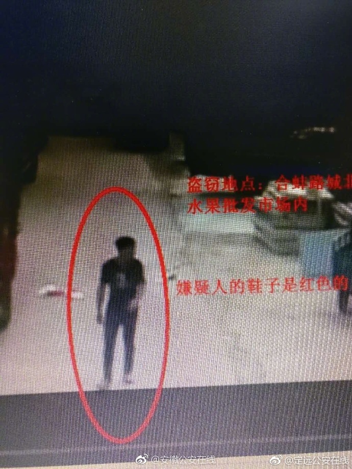 别揉我胸 啊 嗯～接吻