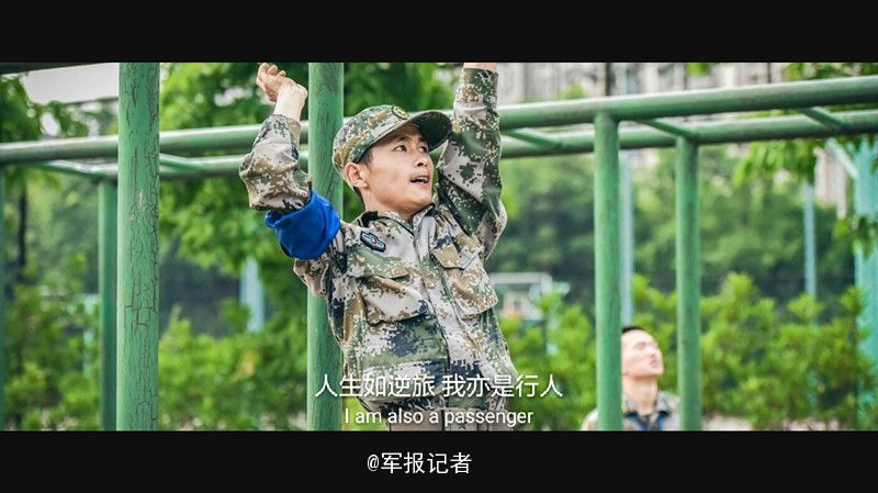 毛茸茸的年轻的护士